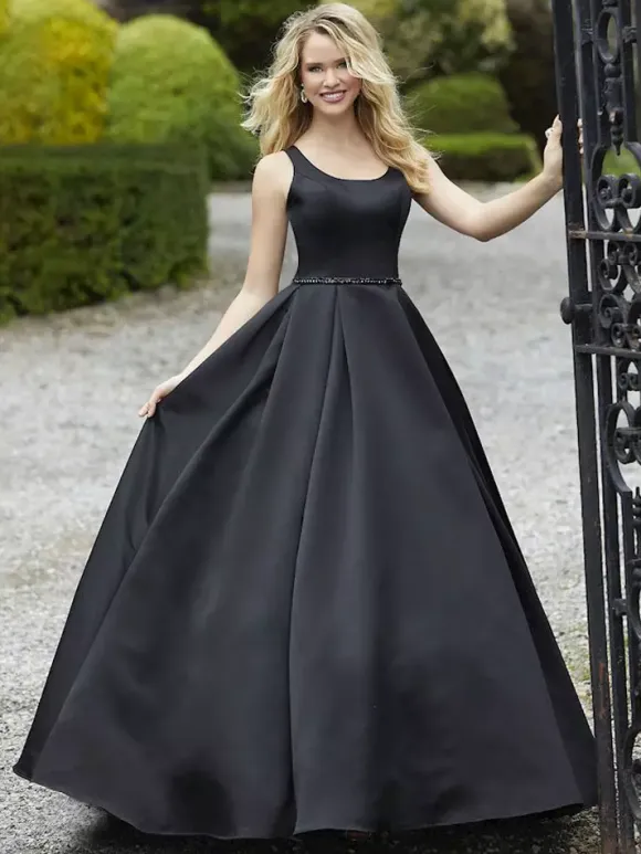 Gothic Black Wedding Dresses A-Line Sleeveless Backless Sash Floor-Length Bridal Dress Free Customization