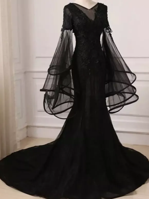 Gothic Black Wedding Dresses A-Line Long Sleeves Lace With Train Bridal Gown Free Customization