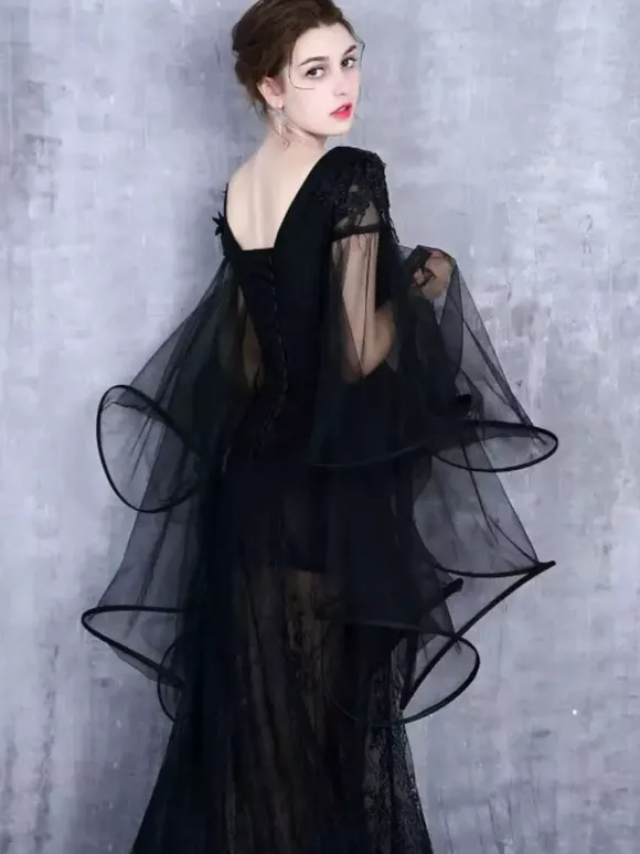 Gothic Black Wedding Dresses A-Line Long Sleeves Lace With Train Bridal Gown Free Customization