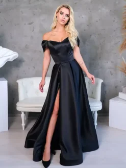 Gothic Black Wedding Dresses A-Line Sleeveless Backless Split Front With Train Gothic Bridal Dress Free Customization