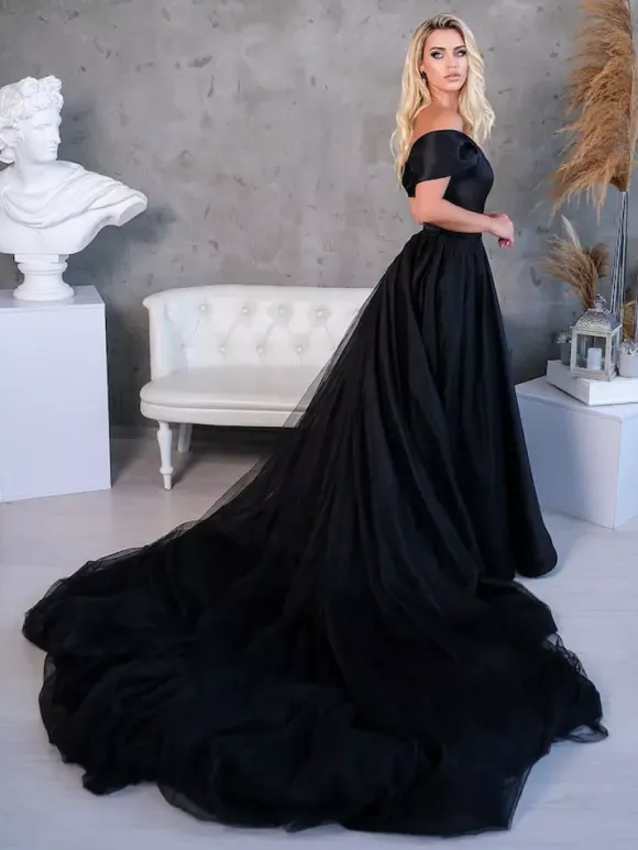 Gothic Black Wedding Dresses A-Line Sleeveless Backless Split Front With Train Gothic Bridal Dress Free Customization
