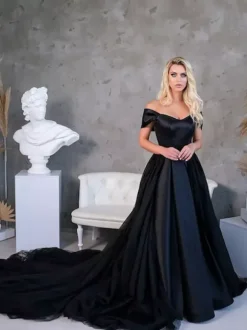 Gothic Black Wedding Dresses A-Line Sleeveless Backless Split Front With Train Gothic Bridal Dress Free Customization