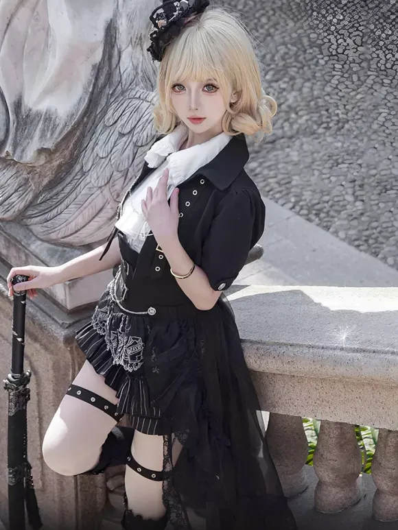 Gothic Ouji Lolita 3-Piece Set White Sleeveless Shirt And Tailored Jacket And Short Pants Victorian British Style Costume