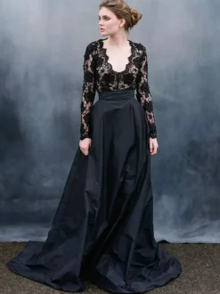 Gothic Wedding Dresses A-Line Long Sleeves Lace Lace Court Train Bridal Dress
