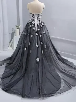 Gothic Wedding Dresses Lace A-Line Short Sleeves With Train Bridal Dress Free Customization