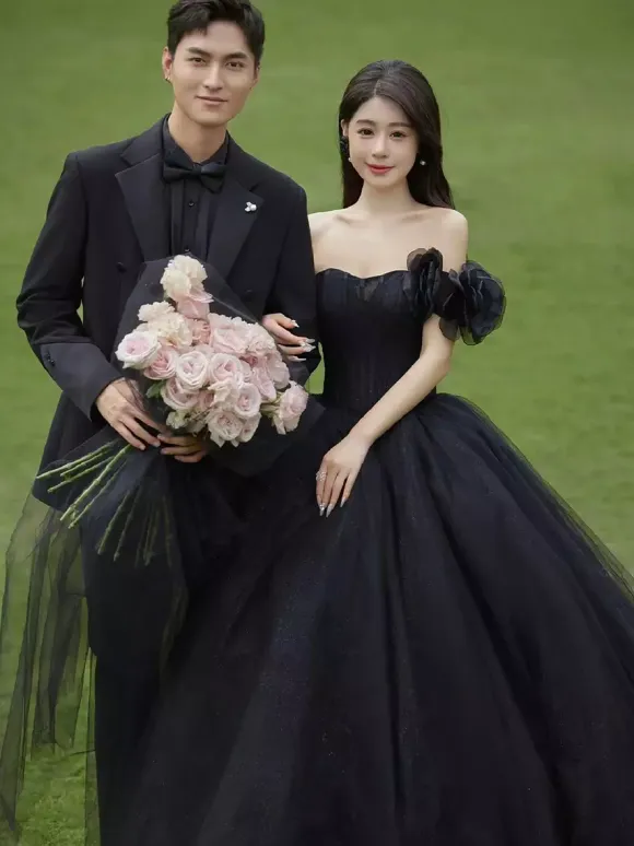 Gothic Wedding Dresses Princess Silhouette Sleeveless Flowers Tulle Floor-Length Bridal Gown
