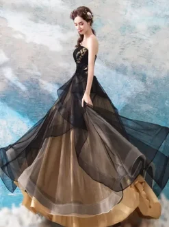 Gothic Wedding Dresses Princess Silhouette Sleeveless Pleated Tulle Sweep Bridal Dress