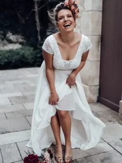 Ivory Boho Wedding Dress Lace A-Line Backless Short Sleeves V-Neck Bridal Dress With Train Free Customization