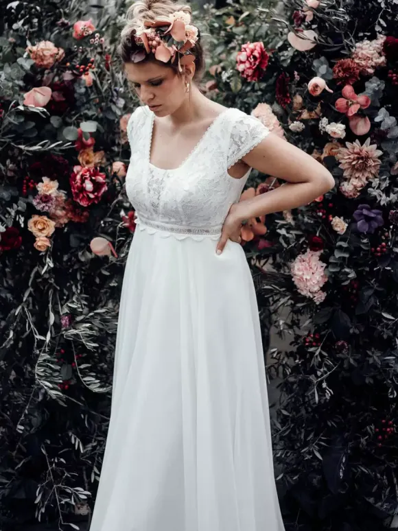 Ivory Boho Wedding Dress Lace A-Line Backless Short Sleeves V-Neck Bridal Dress With Train Free Customization