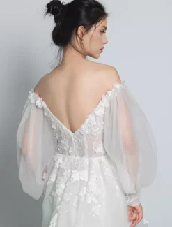 Ivory Simple Lace Wedding Dress With Train A-Line Off-The-Shoulder Long Sleeves Backless Bridal Gowns Free Customization