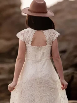 Ivory Boho Lace Flower Girl Dress Jewel Neck Short Sleeves Girl Birthday Dress
