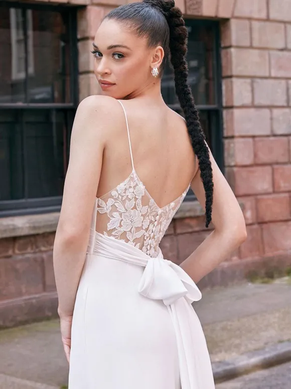 Ivory Bridal Jumpsuit Lace Floor-Length A-Line V-Neck Sleeveless Bridal Dresses Free Customization