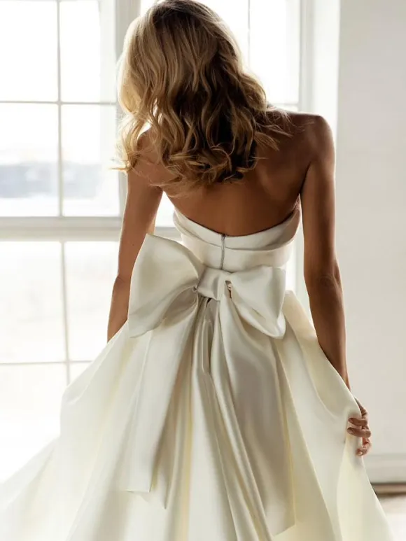 Ivory Simple Mermaid Wedding Dress Satin Fabric Strapless Sleeveless Backless Bows Bridal Gowns Free Customization
