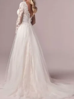 Ivory Simple Wedding Dress With Train A-Line V-Neck Long Sleeves Backless Lace Bridal Gowns Free Customization