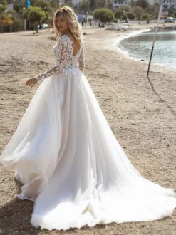 Lace Wedding Dress Court Train A-Line Long Sleeves Tulle Jewel Neck Bridal Gowns