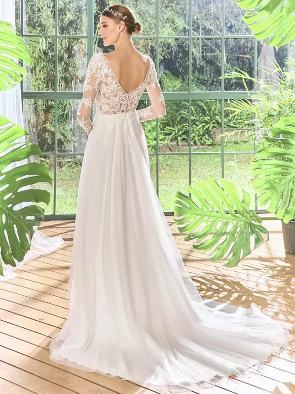 Lace Wedding Dress V-Neck Long Sleeves With Train Lace Bridal Gowns