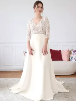 Lace Wedding Dress V-Neck 3/4 Length Sleeves With Train Satin Fabric Bridal Gowns