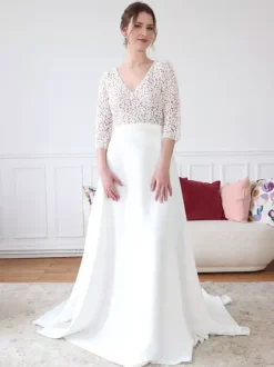 Lace Wedding Dress V-Neck 3/4 Length Sleeves With Train Satin Fabric Bridal Gowns