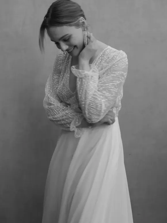 Lace Wedding Dress With Train A-Line Long Sleeves Lace V-Neck Bridal Gowns