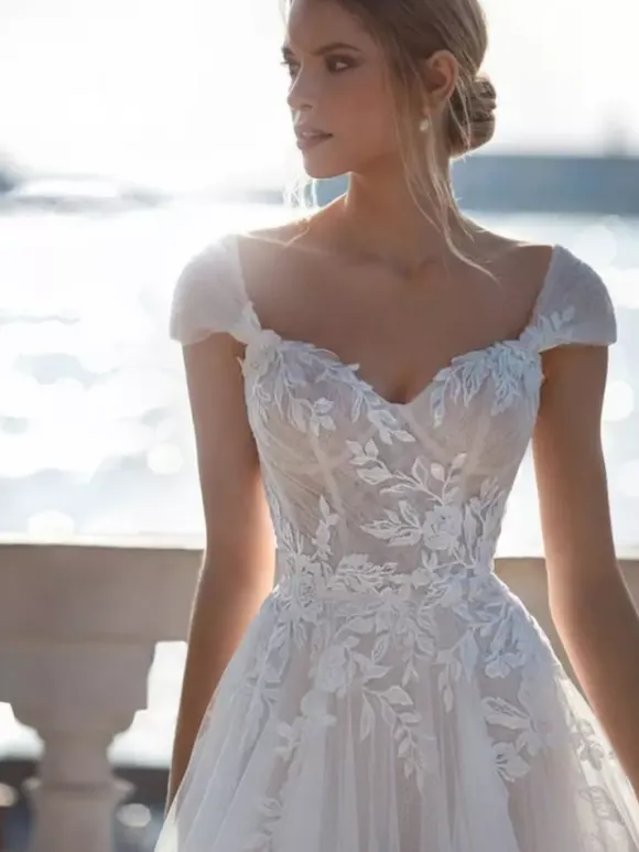 Lace Wedding Dress With Train A-Line Short Sleeves Lace Sweetheart Neck Bridal Gowns