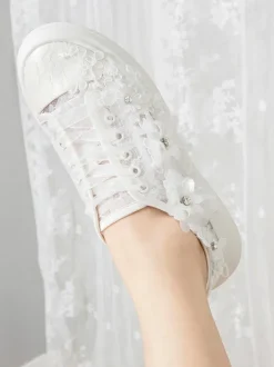 Lace Wedding Flats Ivory Round Toe Flowers Detail Lace Up Bridal Shoes