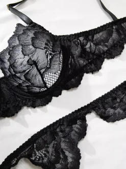 Lace Lingerie Black Lace Garter Bra Panty 4-Piece Sets