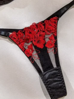 Lace Lingerie Lace Black Ruffled 2-Piece Bra Panty Sets
