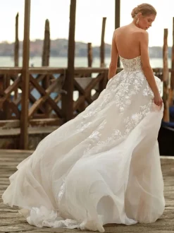 Lace Wedding Dress Strapless Sleeveless With Train Lace Bridal Gowns Free Customization