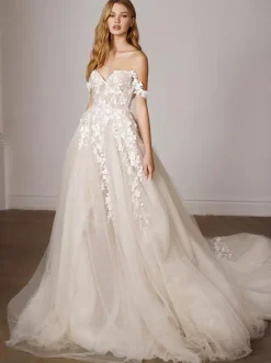Lace Wedding Dress With Train A-Line Sleeveless Lace Sweetheart Neck Bridal Gowns