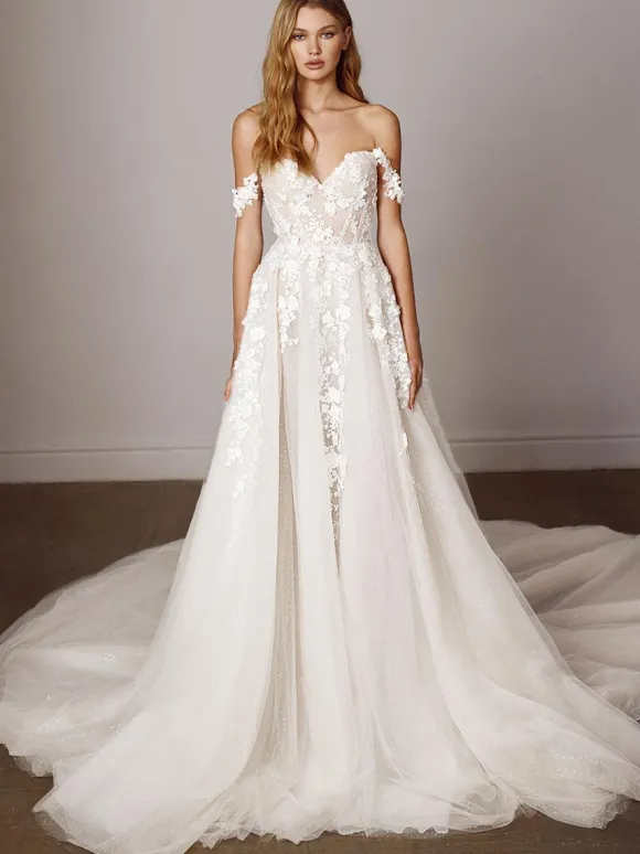 Lace Wedding Dress With Train A-Line Sleeveless Lace Sweetheart Neck Bridal Gowns
