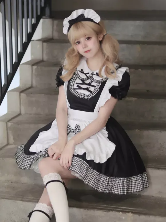 Lolita Sweet Dress Maid Costume For Cosplay Red Velvet Ruffles Uniform