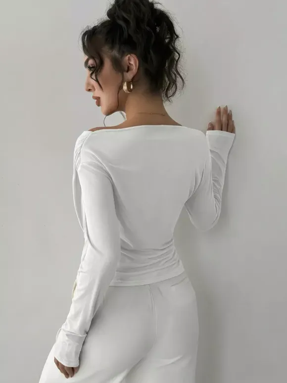 Long Sleeves Tees Black Asymmetrical Neck Polyester Tee Shirt For Women