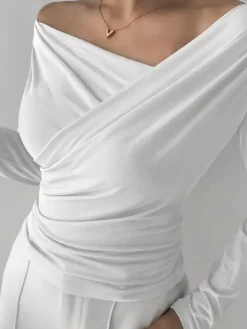 Long Sleeves Tees Black Asymmetrical Neck Polyester Tee Shirt For Women