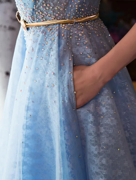 Long Prom Dresses Luxury V Neck Rhinestones Beading Cap Sleeve Pleated Lace Tulle Baby Blue Formal Evening Dresses