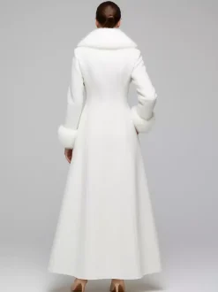 Maxi White Woolen Coat with Faux Fur Collar And Cuffs For Women 2026