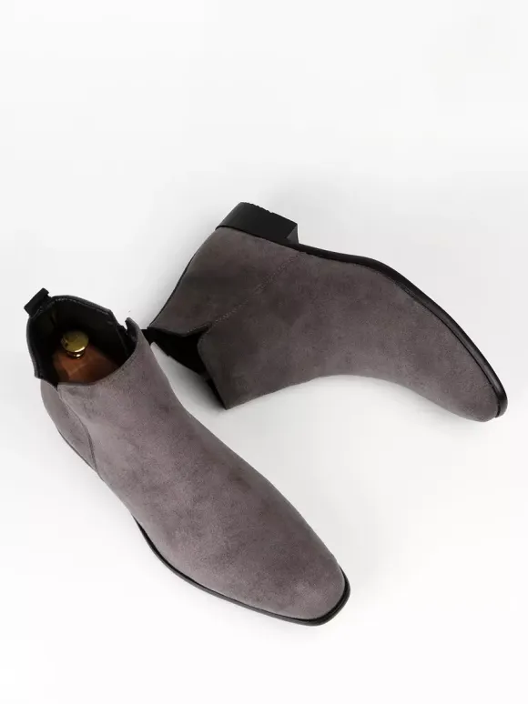 Men's Chelsea Boots Round Toe Slip On Flat Ankle Boots