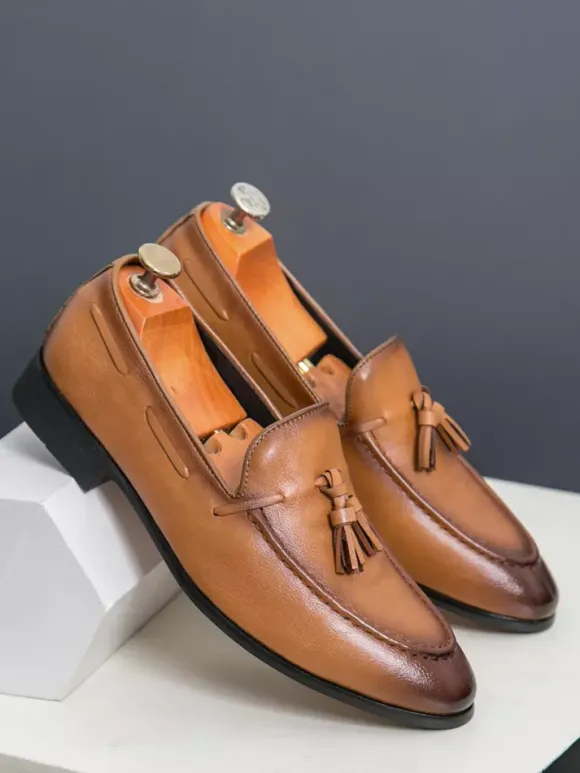 Men's Tassel Loafer Shoes Round Toe Slip On Comfy Loafer Shoes For Wedding Prom