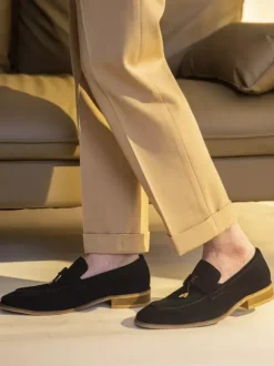 Men's Penny Loafer Shoes Suede Leather Metal Details Tassel Classic Loafers