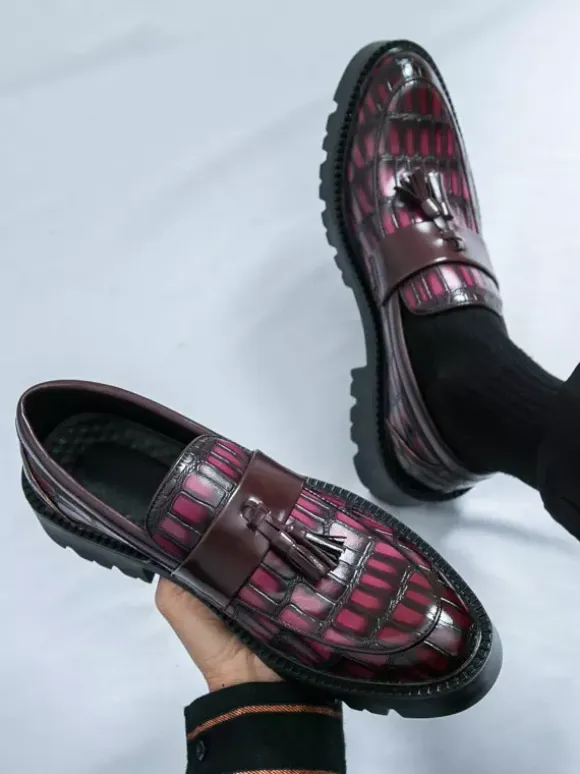 Men's Slip On Loafers Round Toe Stone Pattern Slip On Shoes With Tassels