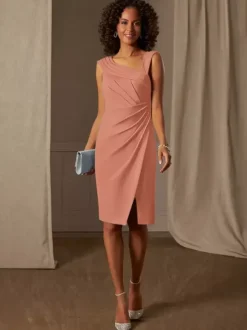 Mother Dress Designed Neckline Sleeveless A-Line Pleated Wedding Guest Dresses