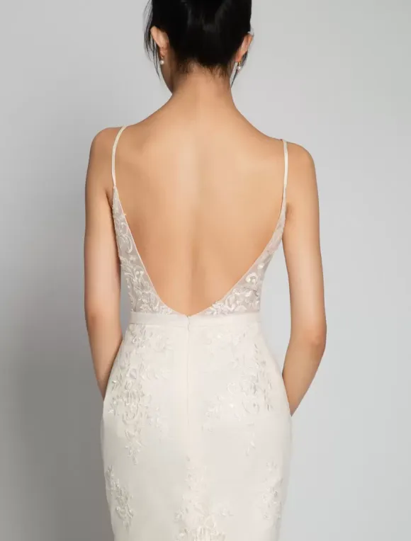 Nude Beach Wedding Dresses Sleeveless V-Neck Lace Bridal Dresses Free Customization