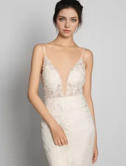 Nude Beach Wedding Dresses Sleeveless V-Neck Lace Bridal Dresses Free Customization