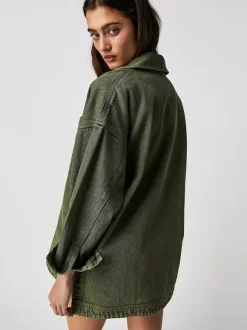 Oversized Denim Jacket For Women - Medium Wash Boyfriend Fit Side Slit Trucker Coat - Spring Daily Streetwear 2026