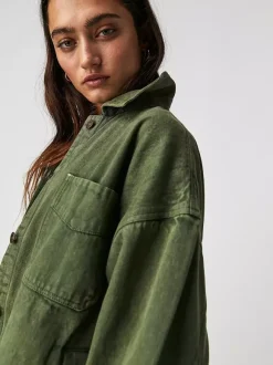 Oversized Denim Jacket For Women - Medium Wash Boyfriend Fit Side Slit Trucker Coat - Spring Daily Streetwear 2026
