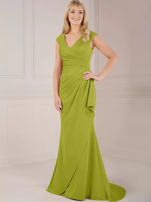 Party Dress For Mother Of The Bride V-Neck Sleeveless Ball Gown Pleated With Train Wedding Guest Dresses