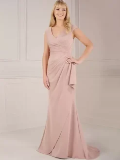 Party Dress For Mother Of The Bride V-Neck Sleeveless Ball Gown Pleated With Train Wedding Guest Dresses