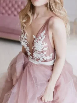 Pink Wedding Dresses A-Line V-Neck Sleeveless Backless Lace With Train Bridal Gown Free Customization