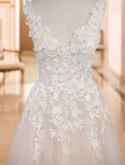 Plus Size Wedding Dresses 2026 Tulle Deep V Neck A Line Sleeveless Multilayer Tulle Lace Applique Classic Bridal Gowns With Train