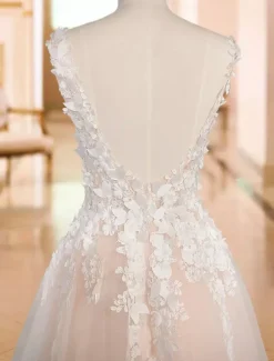 Plus Size Wedding Dresses 2026 Tulle Deep V Neck A Line Sleeveless Multilayer Tulle Lace Applique Classic Bridal Gowns With Train