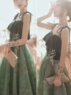 Prom Dress 2026 Ball Gown V-Neck Floor-Length Sleeveless Lace-Up Party Dresses